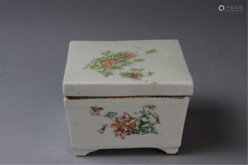 Antique Chinese Porcelain Box
