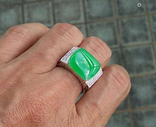 Bright Apple Green Jadeite Jade Man's Ring.