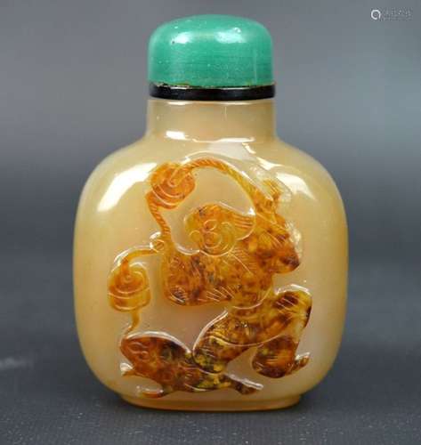 Chinese Carved Agate Liuai & Frog Snuff Bottle