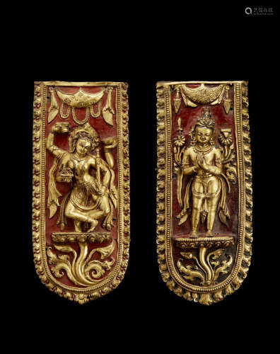 西藏 十三与十四世纪 铜鎏金锤迭饰板两件