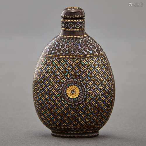 Japanese Lac Burgaute Snuff Bottle 19th Century