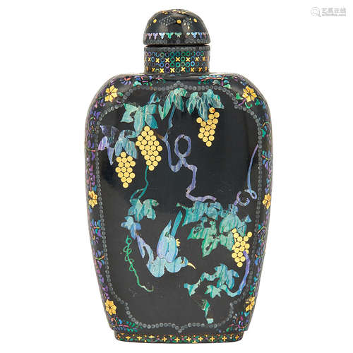 Chinese Lac Burgaute Snuff Bottle 19th Century