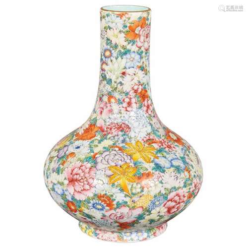 Chinese Famille Rose 'Millefleurs' Glazed Porcelain Vase Qing Dynasty