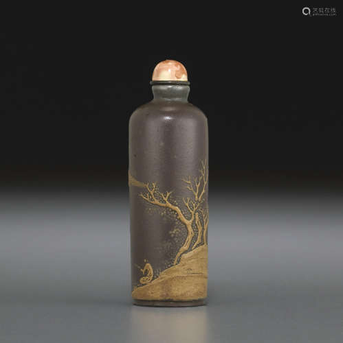 1800-1860年作 宜兴紫砂金属胎堆料加彩渔人垂钓图鼻烟壶