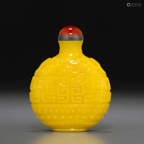 1750-1820年 黃料螭龍紋鼻煙壺