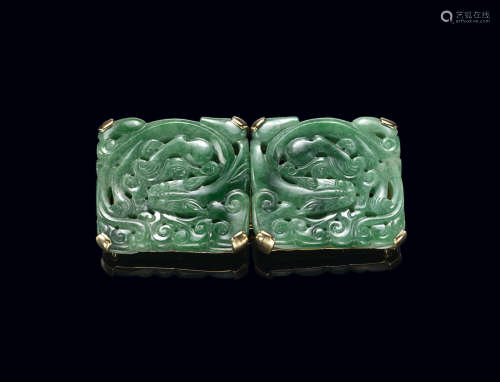 十八或十九世紀 翠玉鏤雕螭龍啣靈芝紋帶扣