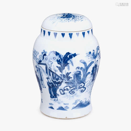 A Chinese blue and white porcelain covered jar decorated with figural scene, 17th / 18th century