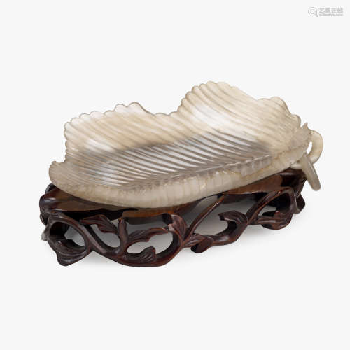 A Chinese agate leaf-form brush washer with ring handle, 18th century