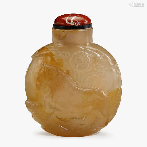 A Chinese 'Zhiting School' agate snuff bottle, carved with horse, late qing dynasty