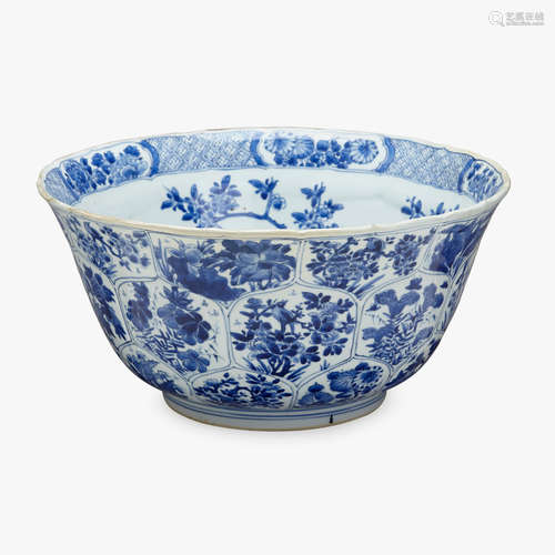 A large Chinese blue and white porcelain floral bowl, kangxi period