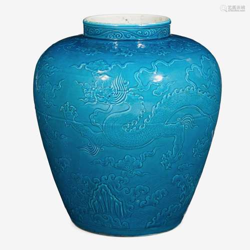 A Chinese turquoise glazed porcelain 'dragon' jar with incised decorations, 19th century