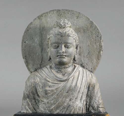 犍陀罗    贵霜王朝     二 / 三世纪   片岩雕释迦牟尼佛半身像