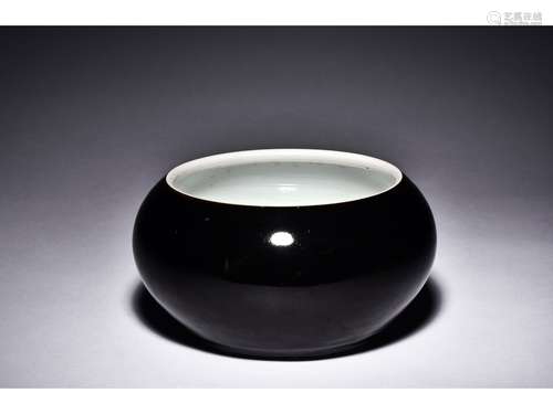 A MIRROR BLACK GLAZED JARDINIERE