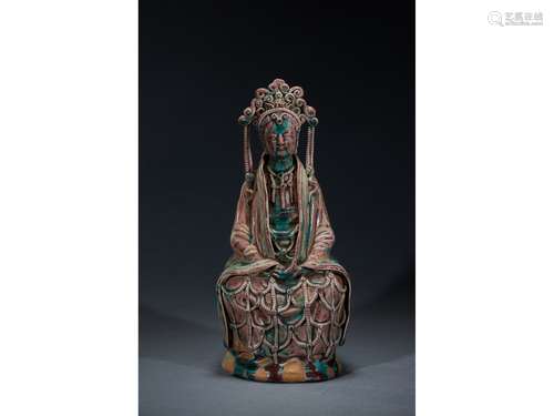 A PORCELAIN FIGURE OF SEATED GUANYIN