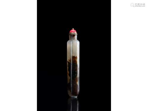 AN AGATE CYLINDRICAL SNUFF BOTTLE