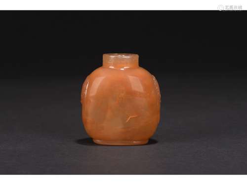 AN AGATE SNUFF BOTTLE