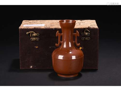 A PERSIMMON-GLAZED BALUSTER VASE