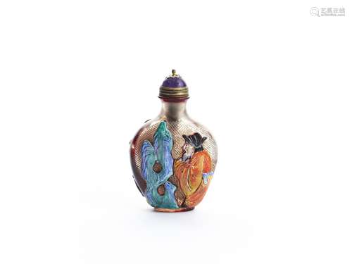 A GLASS PAINTED OVERLAY SNUFF BOTTLE