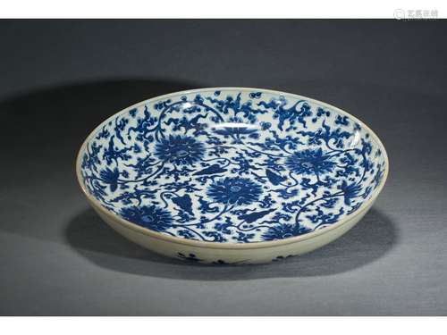 A BLUE AND WHITE 'LOTUS' DISH