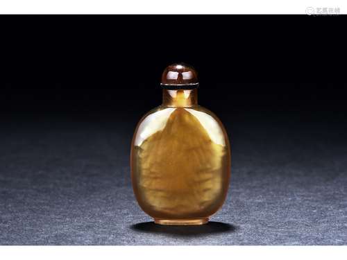 A GLASS SNUFF BOTTLE