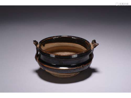 A JIZHOU WARE TWO HANDLED BOWL