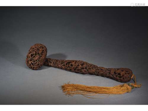 AN AGARWOOD CARVED 'CHILONG' RUYI SCEPTER