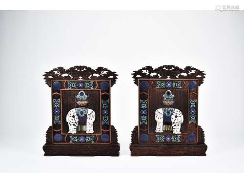 A PAIR OF CLOISONNE ENAMEL INLAID HONGMU 'ELEPHANT' TABLE SCREENS