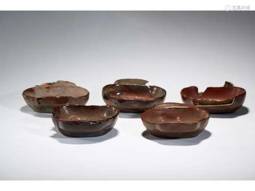 A SET OF FIVE LACQUER BOWLS