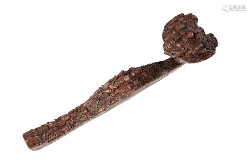 SCEPTRE RUYI EN BOIS SCULPTÉ (PROBABLEMENT BOIS DE CHENGXIANG OU AGARWOOD) DYNASTIE QING, XIXème SIÈCLE