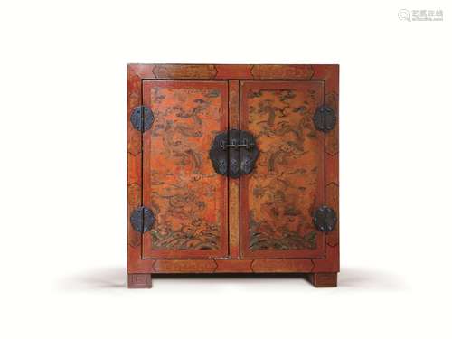 PETITE ARMOIRE EN BOIS LAQUÉ CHINE, XVIIIème SIÈCLE,