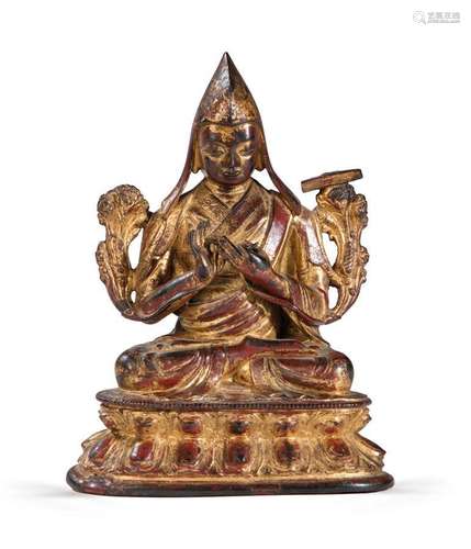 STATUETTE DE TSONGKHAPA EN BRONZE LAQUÉ ROUGE ET OR SINO-TIBÉTAIN XVIIIème SIÈCLE