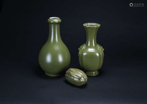 Early 20th Century - >A Group Of Three Teadust-Glazed Items