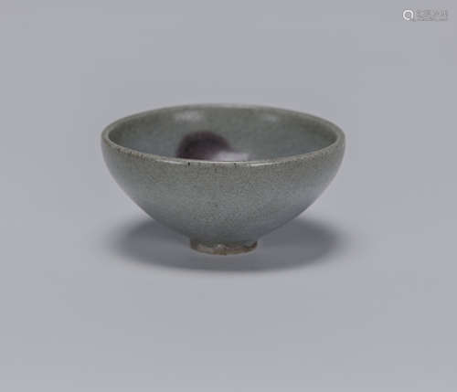 Jin-Yuen - A JUNYOA PURPLE AND BLUE GLAZED BOWL