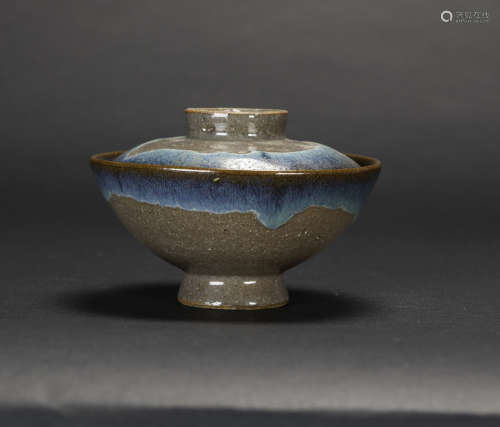 One Jun Yao Tea Bowl With Cover