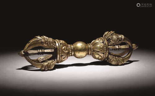 清十八世纪 铜鎏金龙头法器