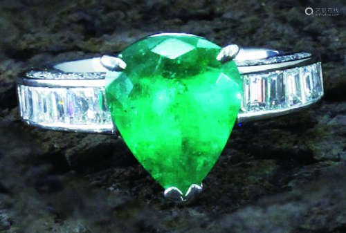 铂金 祖母绿 钻石 戒指