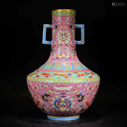 QING D., A FAMILLE ROSE VASE