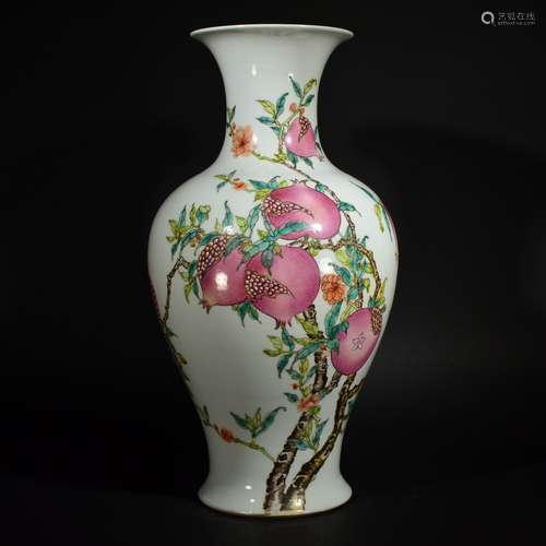 YONGZHENG MARK, A FAMILLE ROSE VASE