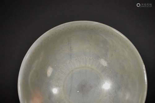 QING D., A CARVED MUGHAL STYLE JADE BOWL