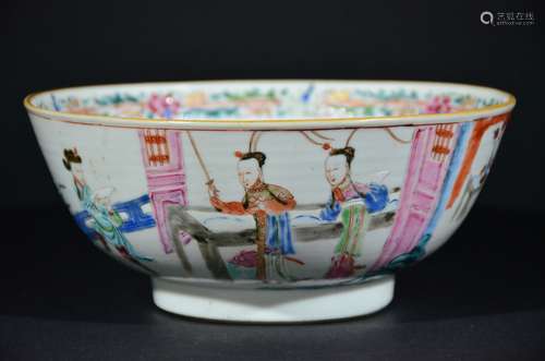 19TH C., A FAMILLE ROSE FIGURAL BOWL