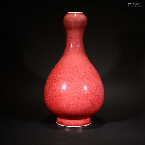 QIANLONG MARK, A RED GLAZED GARLIC-HEAD VASE