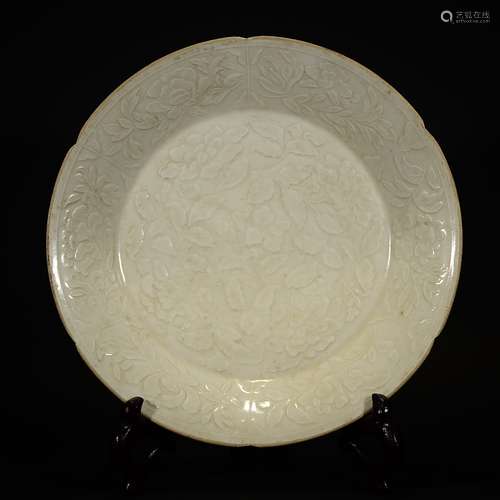 SONG D., A DING WARE FLORAL DISH