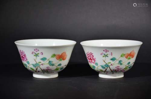 QING OR LATER, A MARK PAIR OF FAMILLE ROSE BOWLS