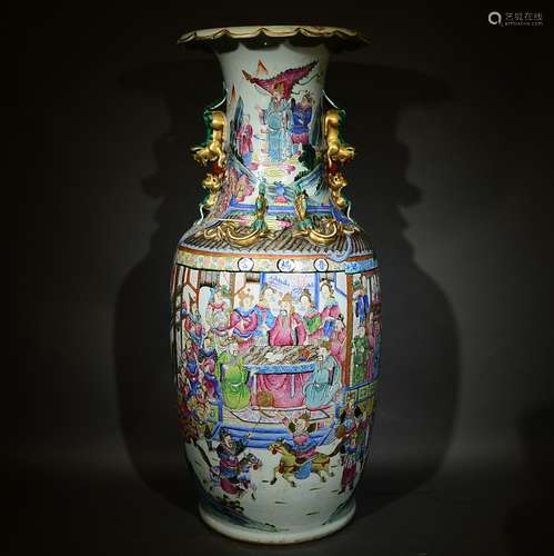 QING D., A FAMILLE ROSE FIGURAL MASSIVE VASE WITH LION EARS