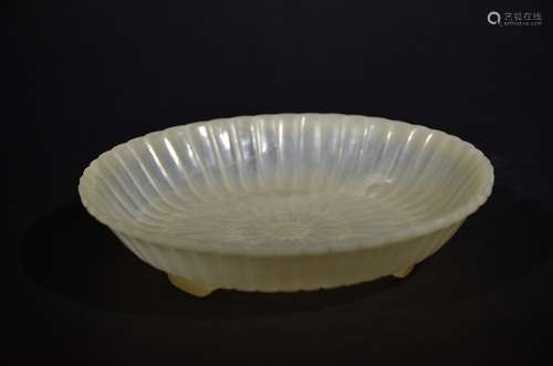 QING D., A CARVED MUGHAL STYLE FLOWER JADE DISH