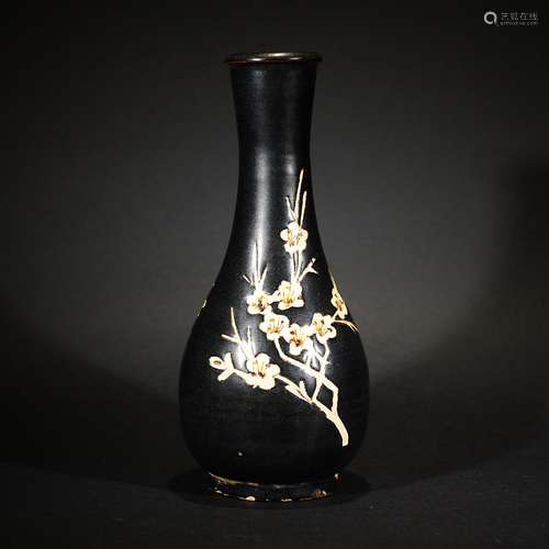 A JIZHOU WARE BLACK-GLAZED PLUM VASE