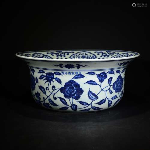 XUANDE MARK, A BLUE AND WHITE FLORAL POT