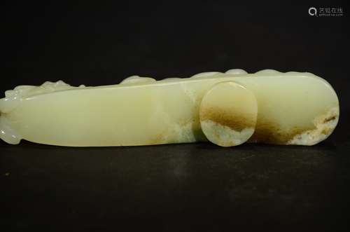 MING D., A WHITE JADE CARVING DRAGON ORNAMENT