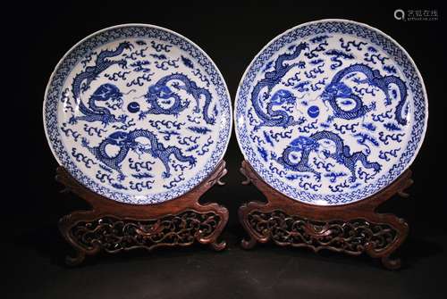 QING D., A PAIR OF BLUE AND WHITE DRAGON DISHES