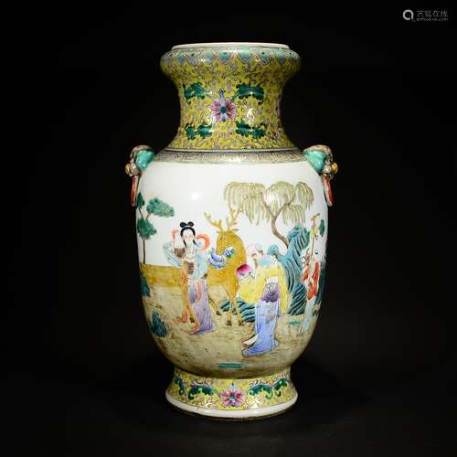 QING D., A FAMILLE ROSE VASE WITH LOOP